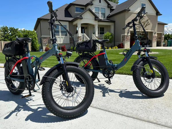 A New Hobby in Florida's Retirement Community Riding a Folding Electric Bike